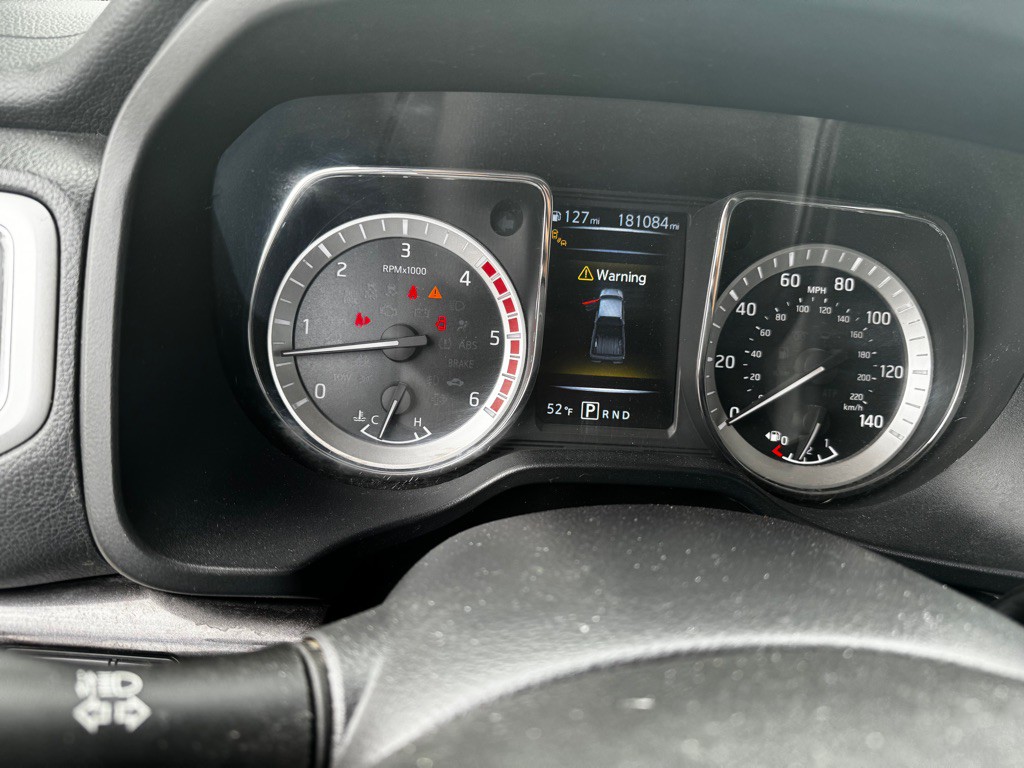 2017 Nissan Titan Image 35