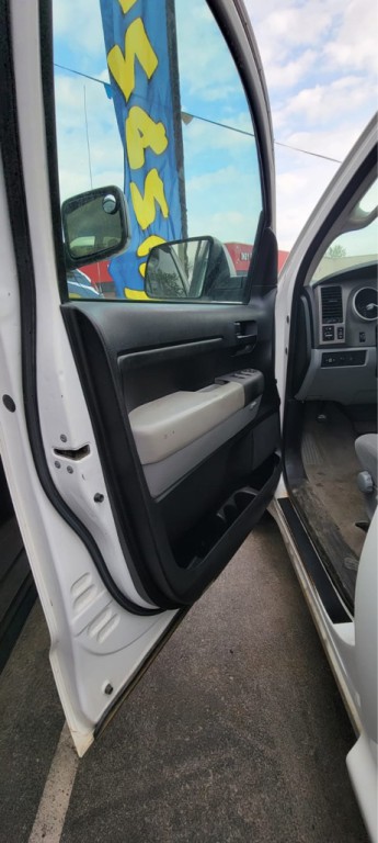 2010 Toyota Tundra Image 11