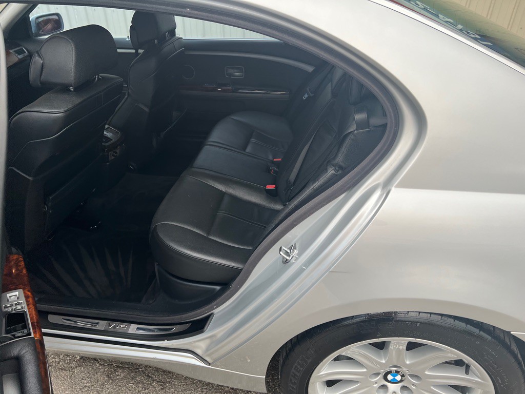 2004 BMW 7 Series Image 21