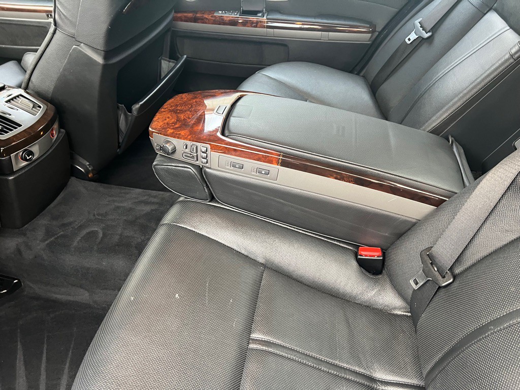2004 BMW 7 Series Image 22