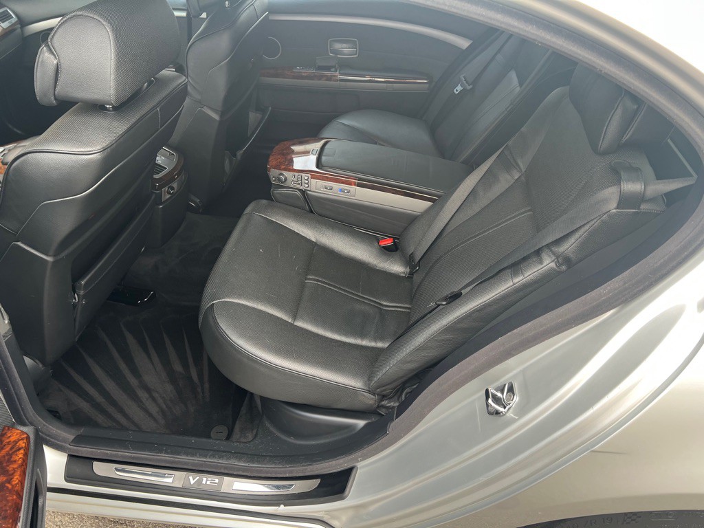 2004 BMW 7 Series Image 26
