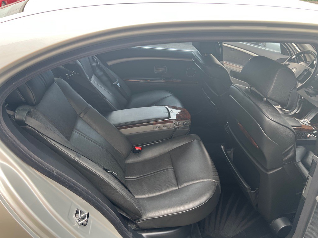 2004 BMW 7 Series Image 27