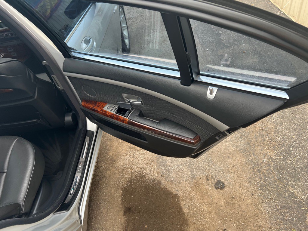 2004 BMW 7 Series Image 28