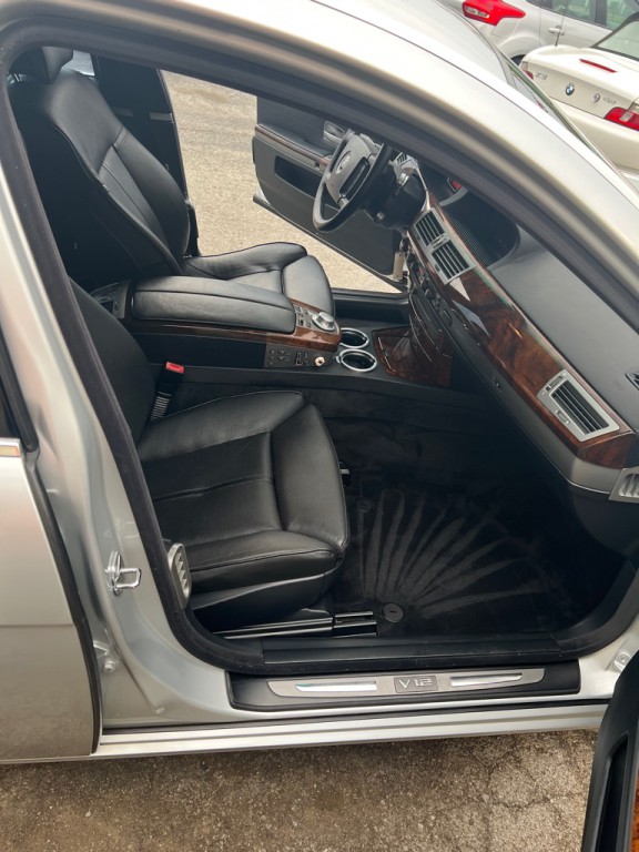 2004 BMW 7 Series Image 30
