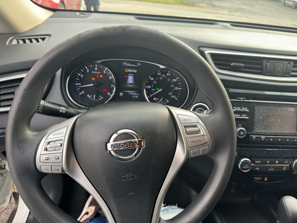 2015 Nissan Rogue Image 14