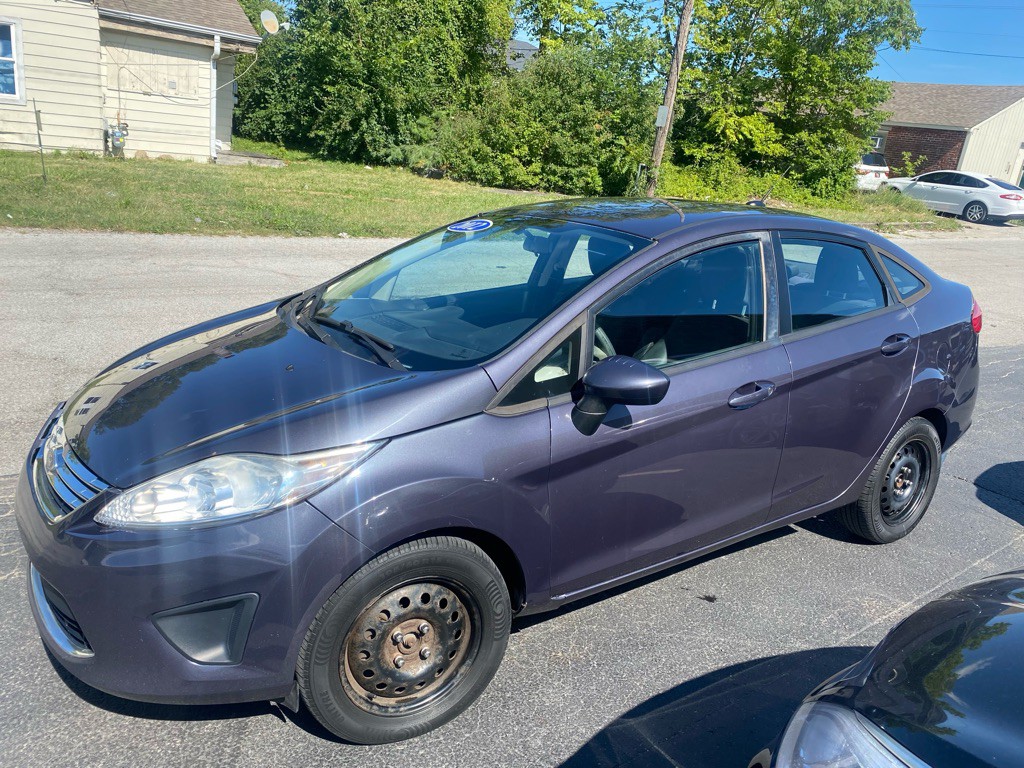 2012 Ford Fiesta Image 1