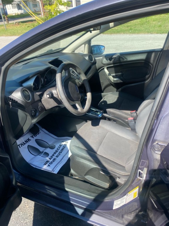 2012 Ford Fiesta Image 7