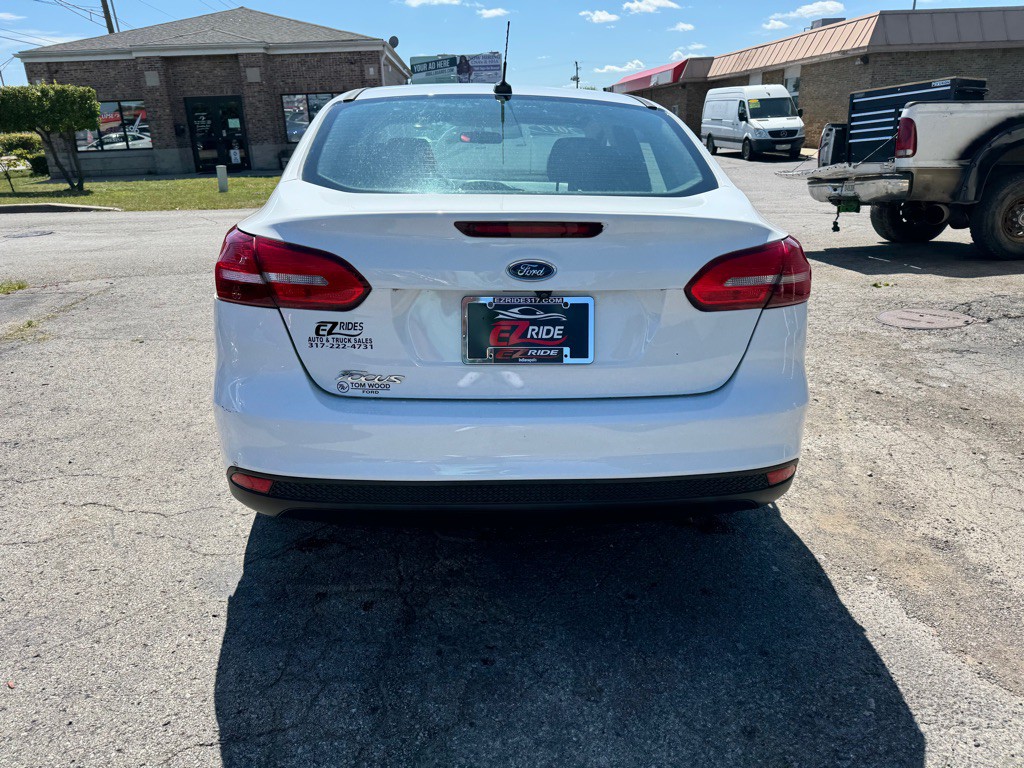 2017 Ford Focus Image 4