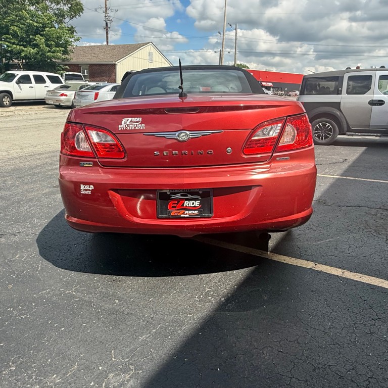 2008 Chrysler Sebring Image 4