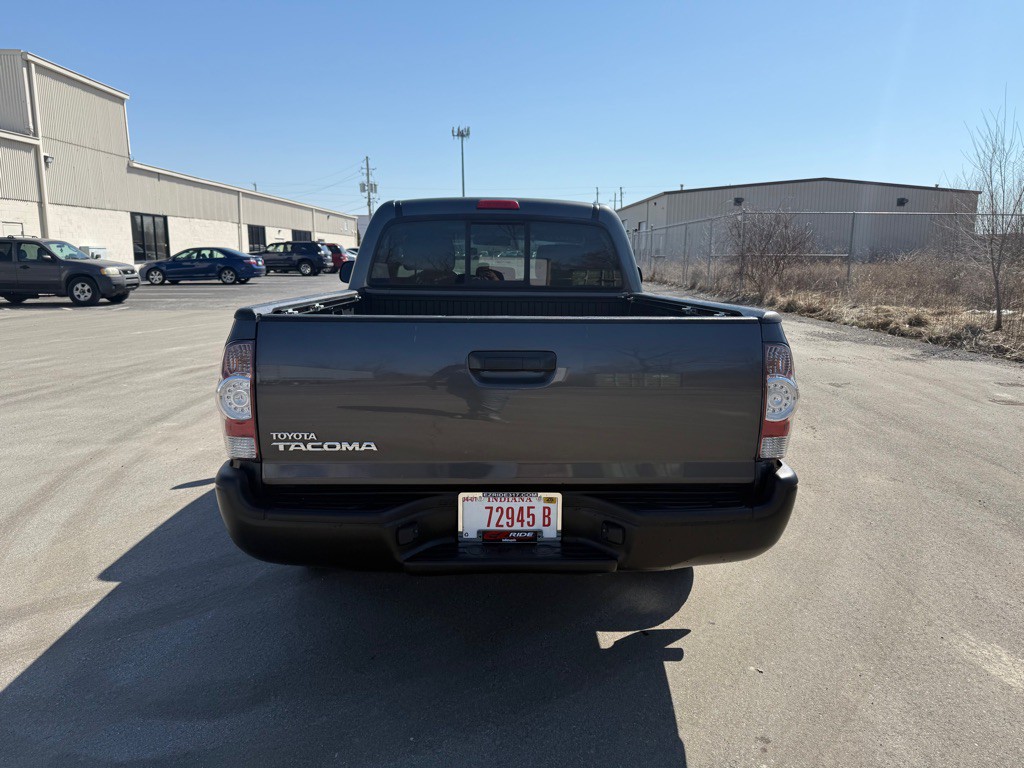 2010 Toyota Tacoma Image 4