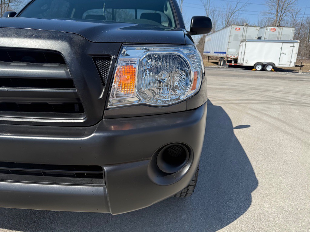 2010 Toyota Tacoma Image 9