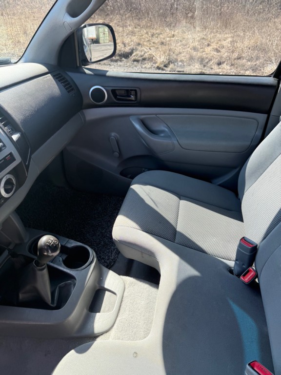 2010 Toyota Tacoma Image 23