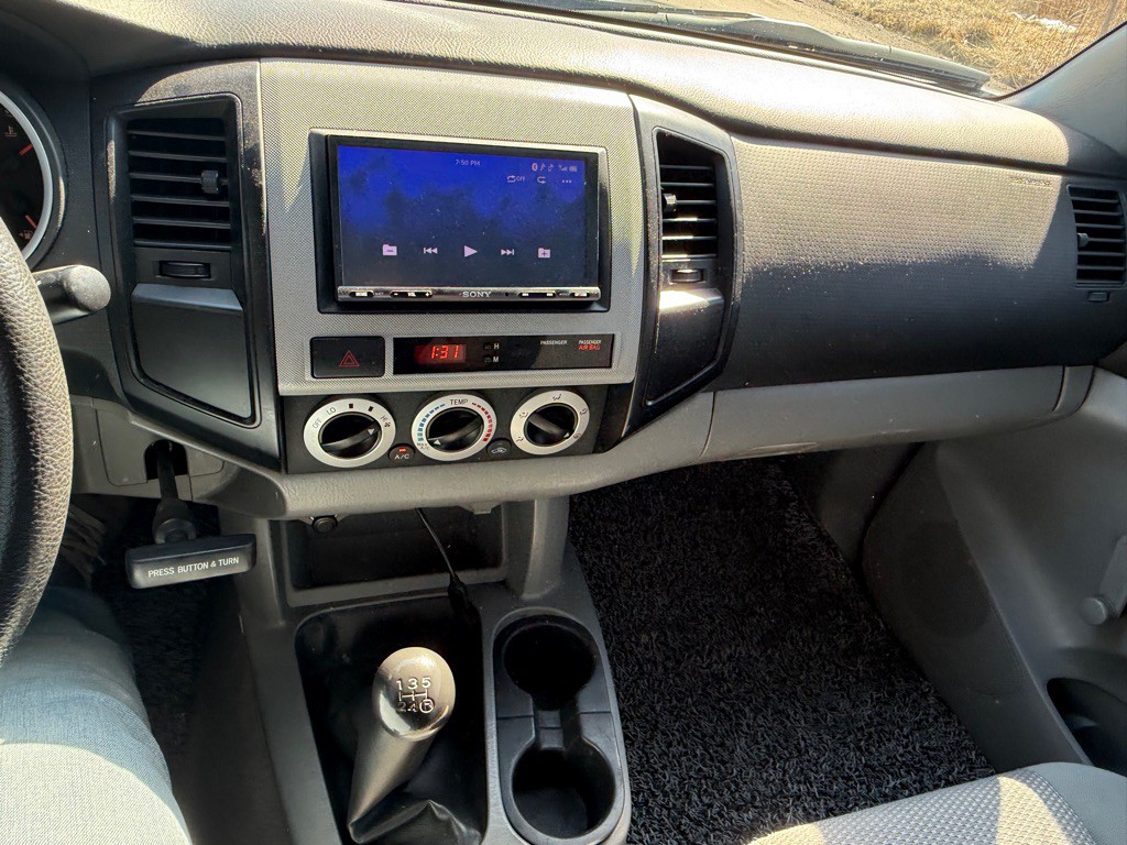2010 Toyota Tacoma Image 33