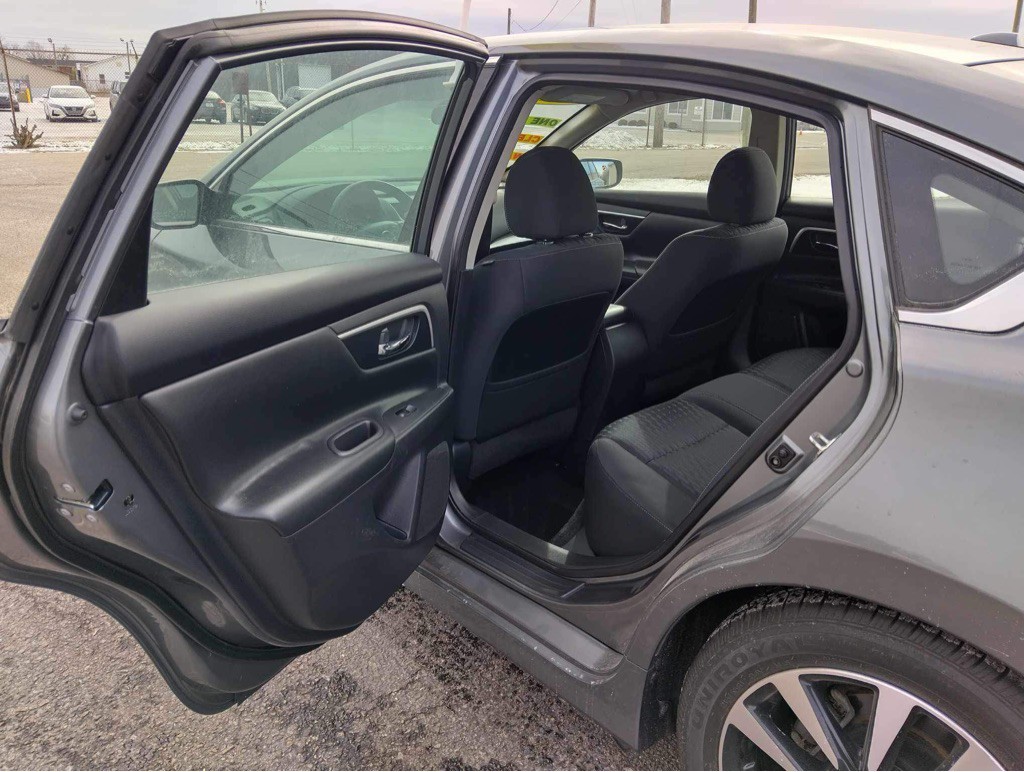 2018 Nissan Altima Image 8