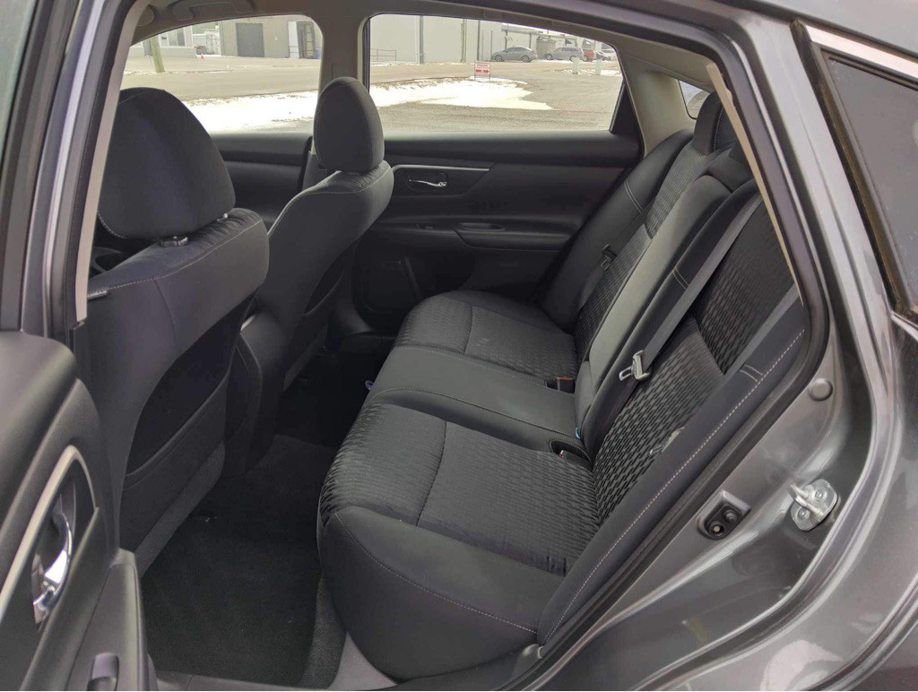 2018 Nissan Altima Image 10