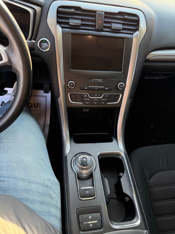 2020 Ford Fusion Image 23