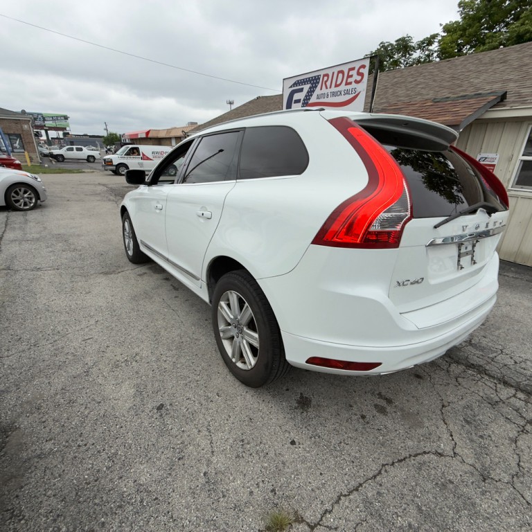 2016 Volvo XC60 Image 3