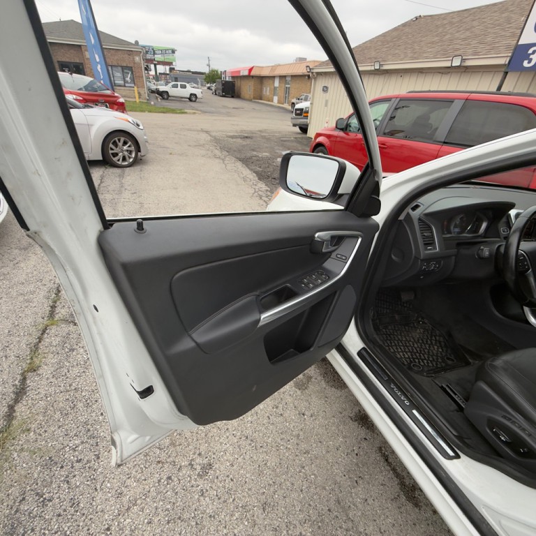 2016 Volvo XC60 Image 10