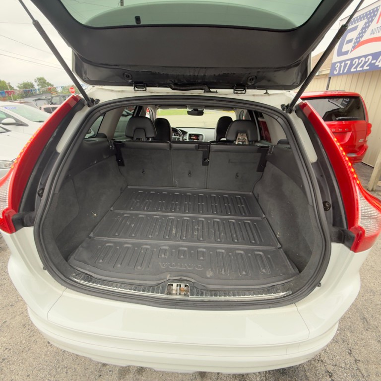 2016 Volvo XC60 Image 14