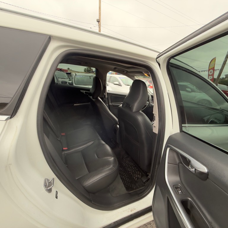 2016 Volvo XC60 Image 15