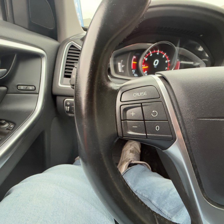 2016 Volvo XC60 Image 25