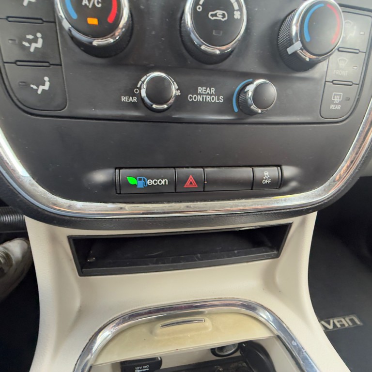 2014 Dodge Grand Caravan Image 25