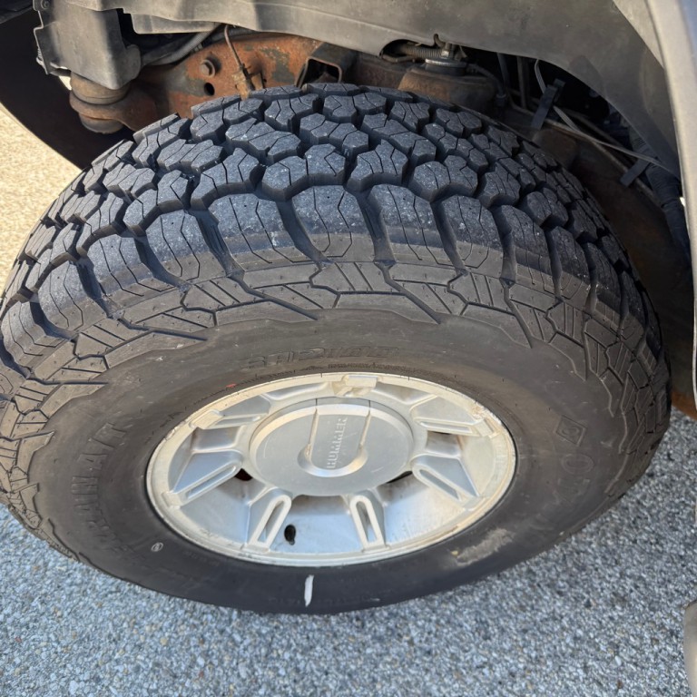 2003 HUMMER H2 Image 12