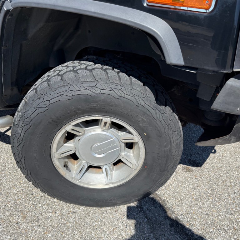 2003 HUMMER H2 Image 13