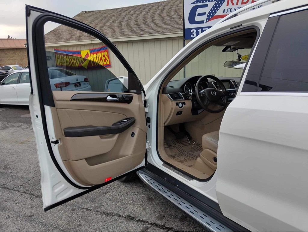 2015 Mercedes-Benz GL-Class Image 19