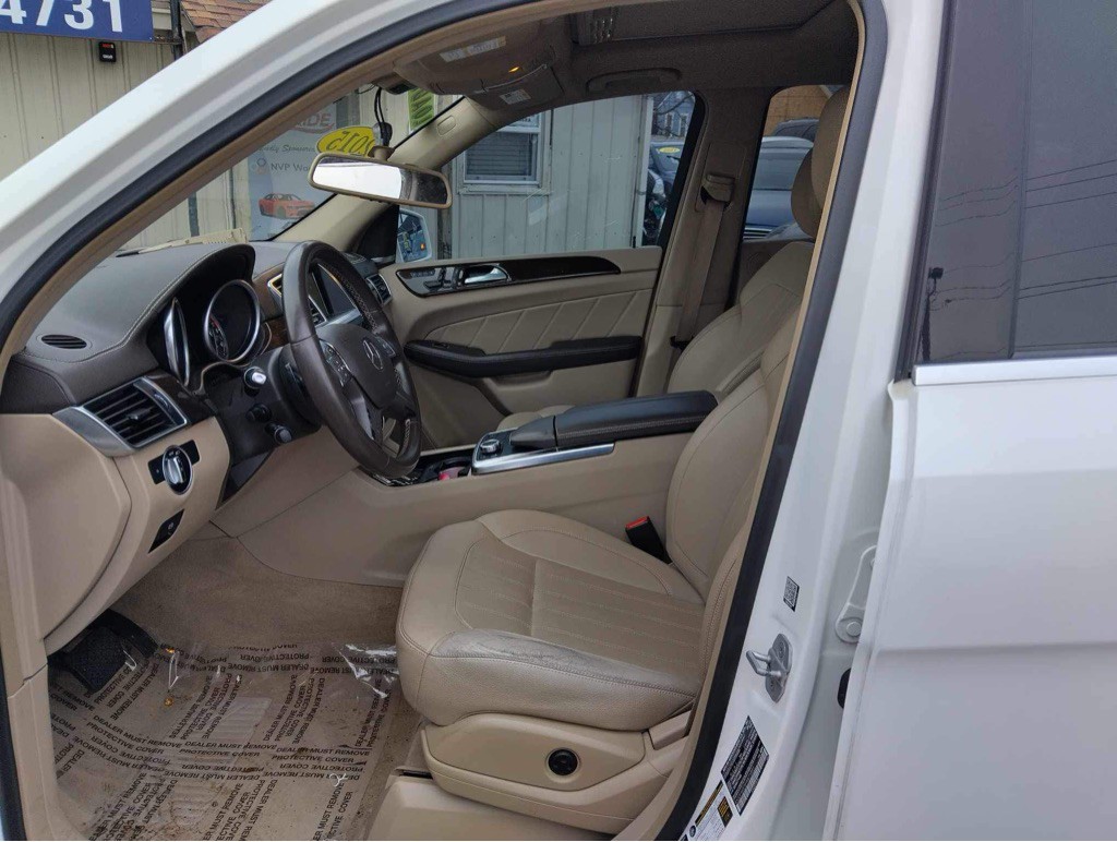 2015 Mercedes-Benz GL-Class Image 22