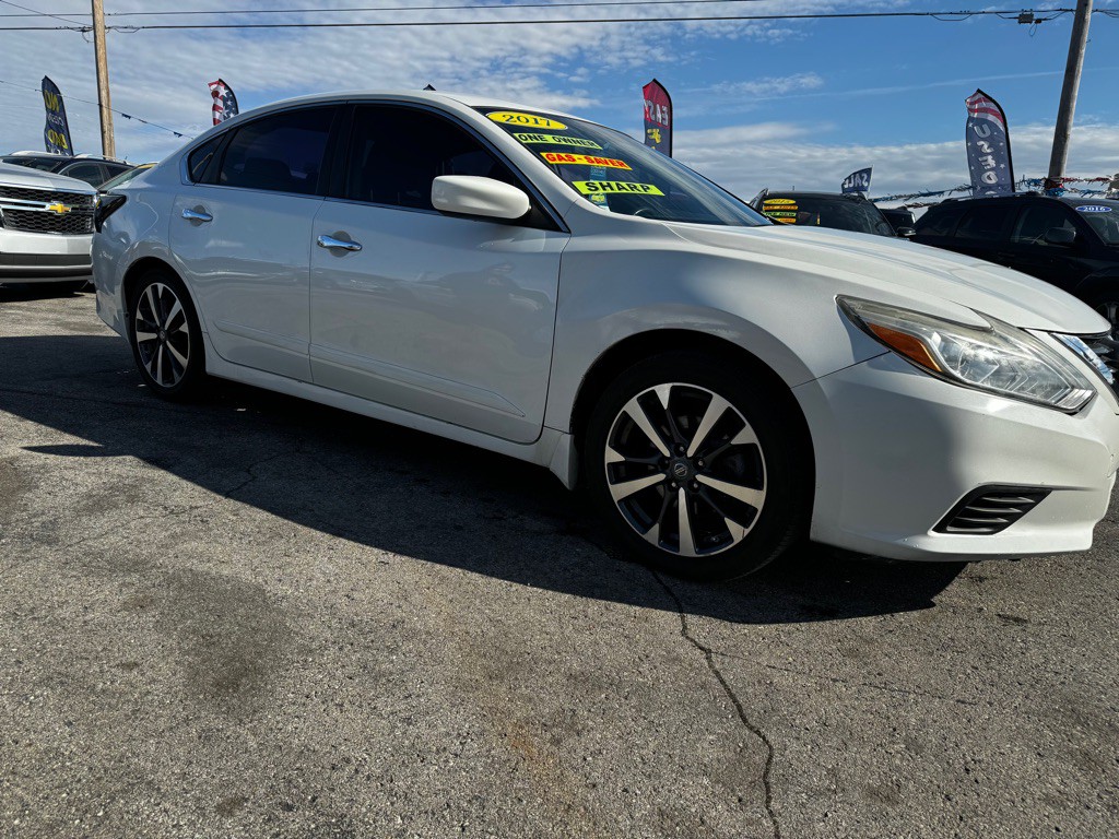 2017 Nissan Altima Image 7