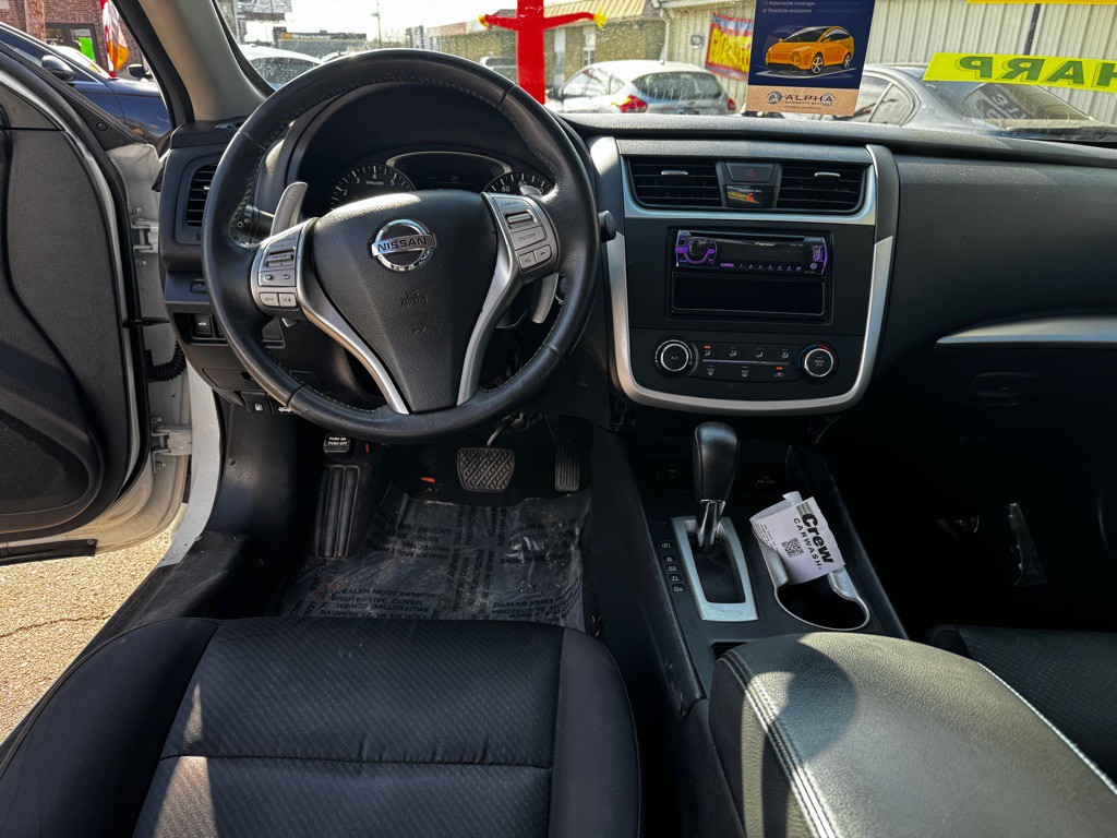 2017 Nissan Altima Image 15