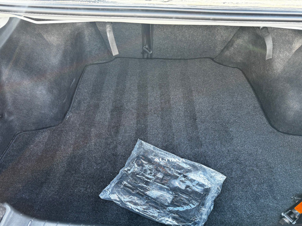 2017 Nissan Altima Image 16