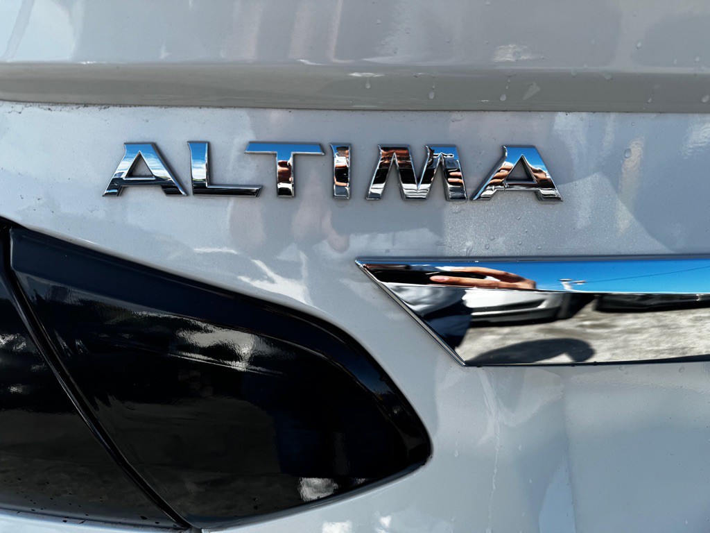 2017 Nissan Altima Image 17