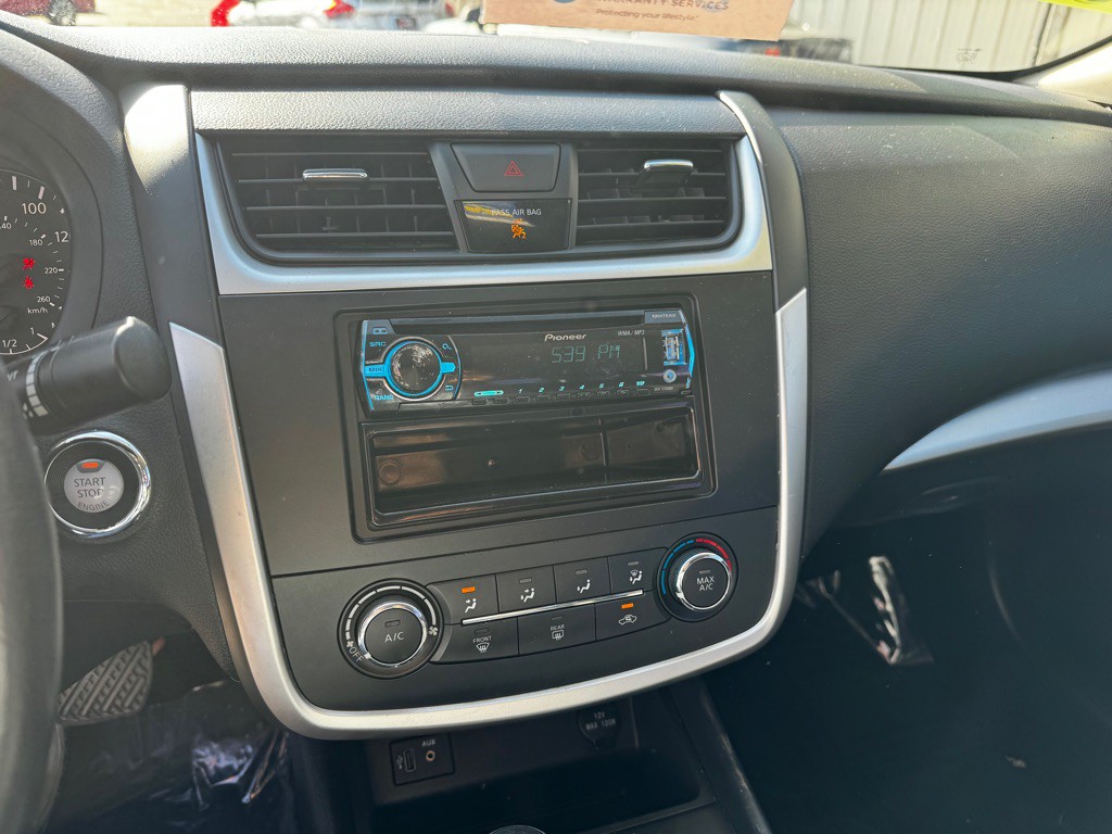 2017 Nissan Altima Image 24