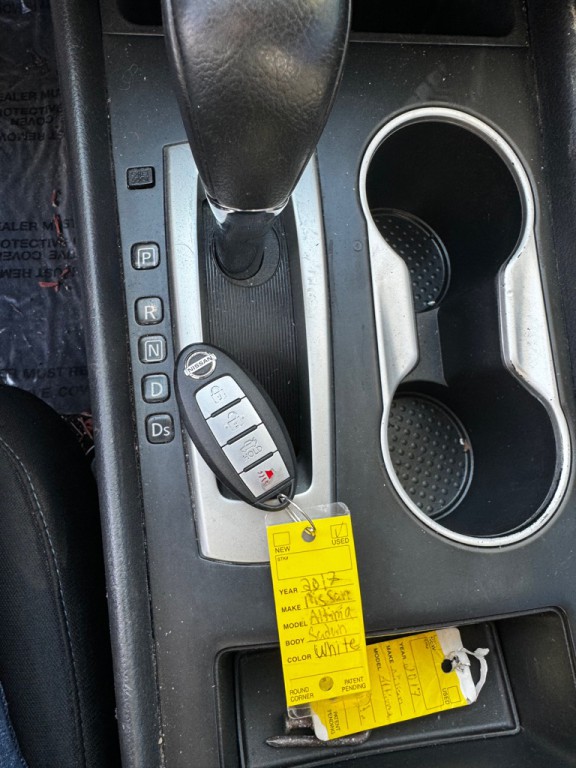 2017 Nissan Altima Image 26