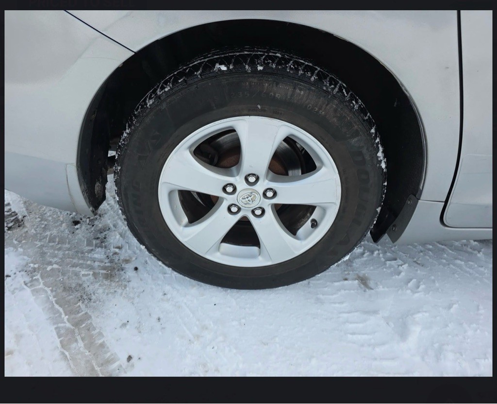 2013 Toyota Sienna Image 11