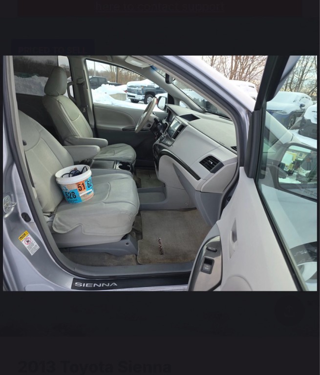 2013 Toyota Sienna Image 21
