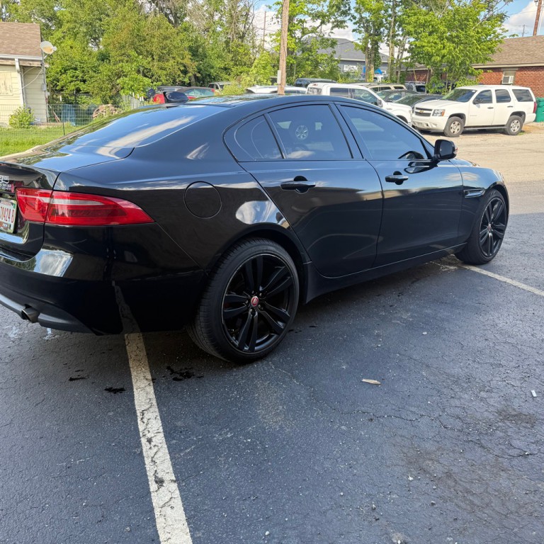 2019 Jaguar XE Image 5
