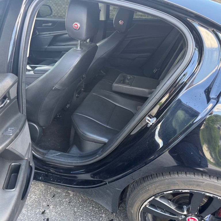 2019 Jaguar XE Image 10