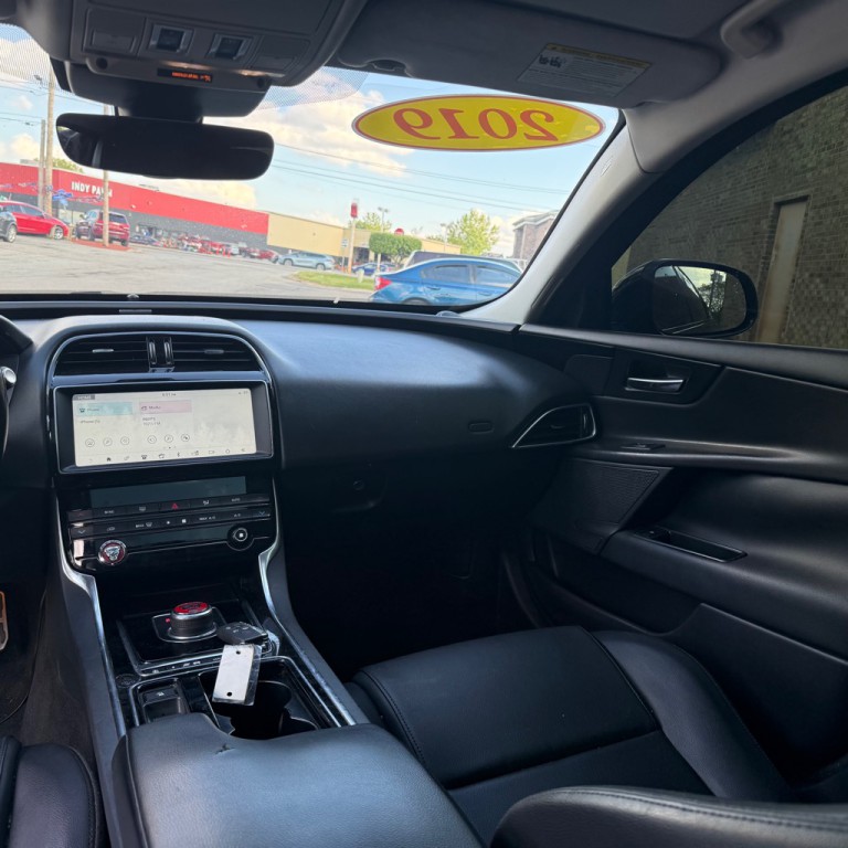 2019 Jaguar XE Image 12