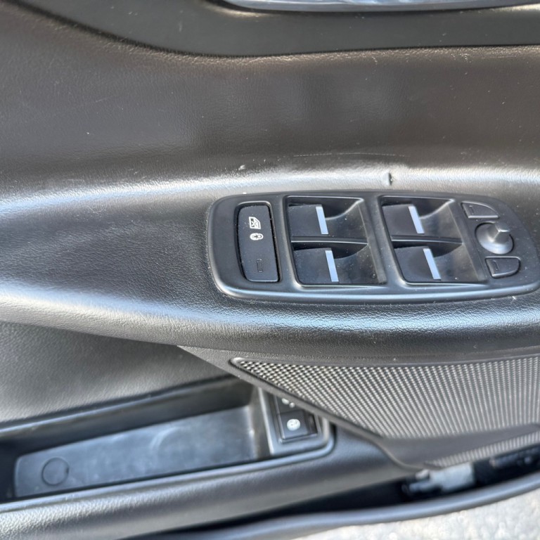 2019 Jaguar XE Image 16