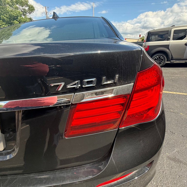 2015 BMW 7 Series Image 25