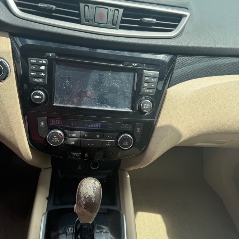 2014 Nissan Rogue Image 18