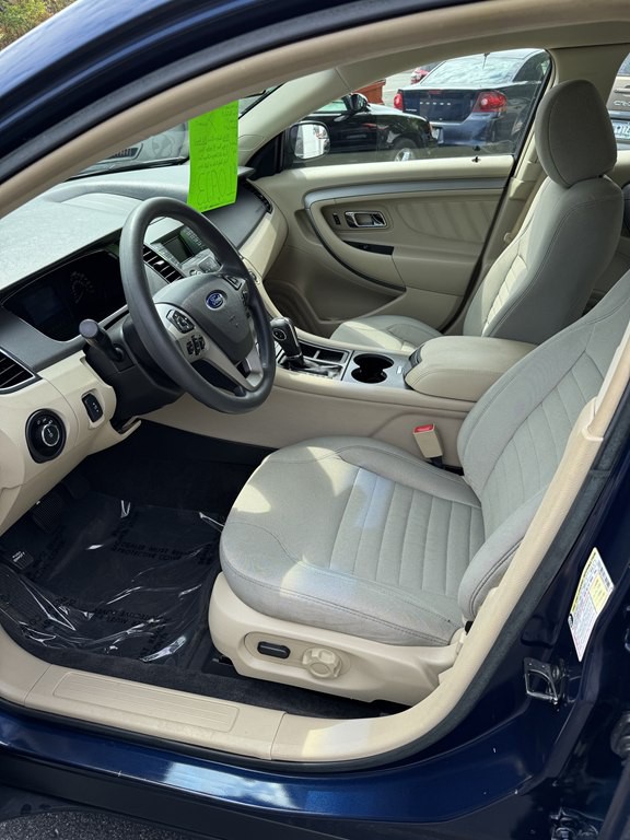 2016 Ford Taurus Image 5