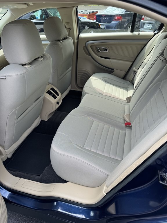 2016 Ford Taurus Image 6