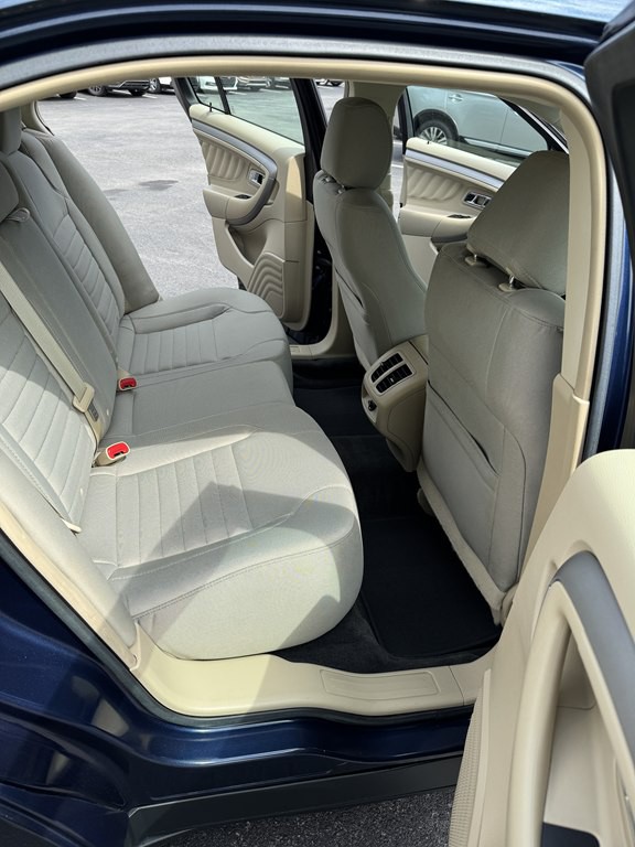 2016 Ford Taurus Image 7