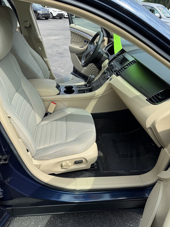 2016 Ford Taurus Image 8