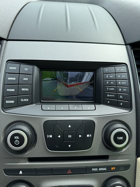 2016 Ford Taurus Image 10