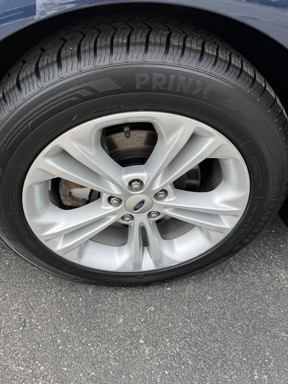 2016 Ford Taurus Image 13